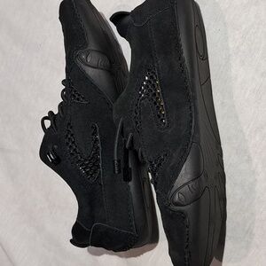 Dbeck‎ Trail Shoes. Black. Size 39. NWOT.